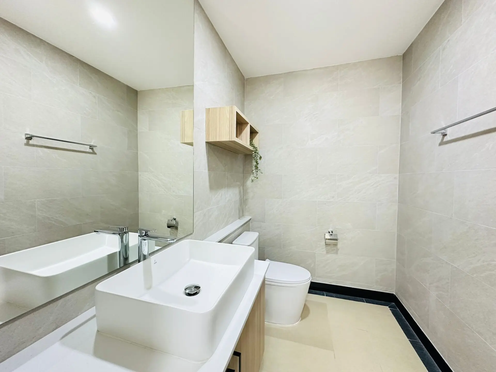 WhatsApp Image 2024-10-15 at 4.03.21 PM