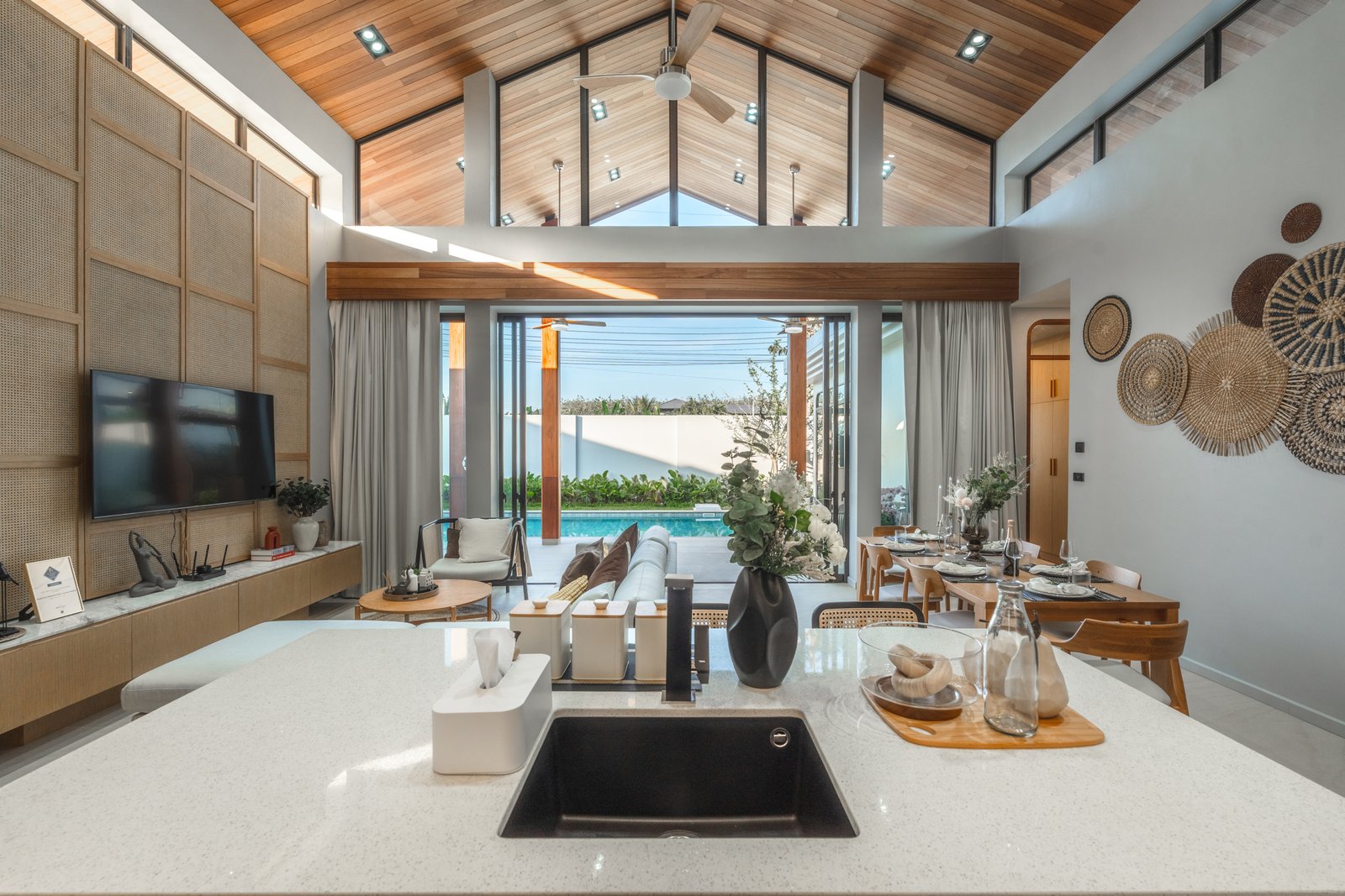 10-Open plan living & Dining