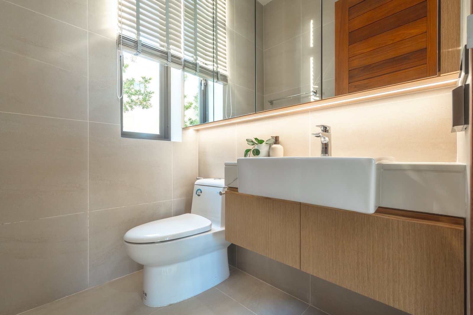 13-Powder room