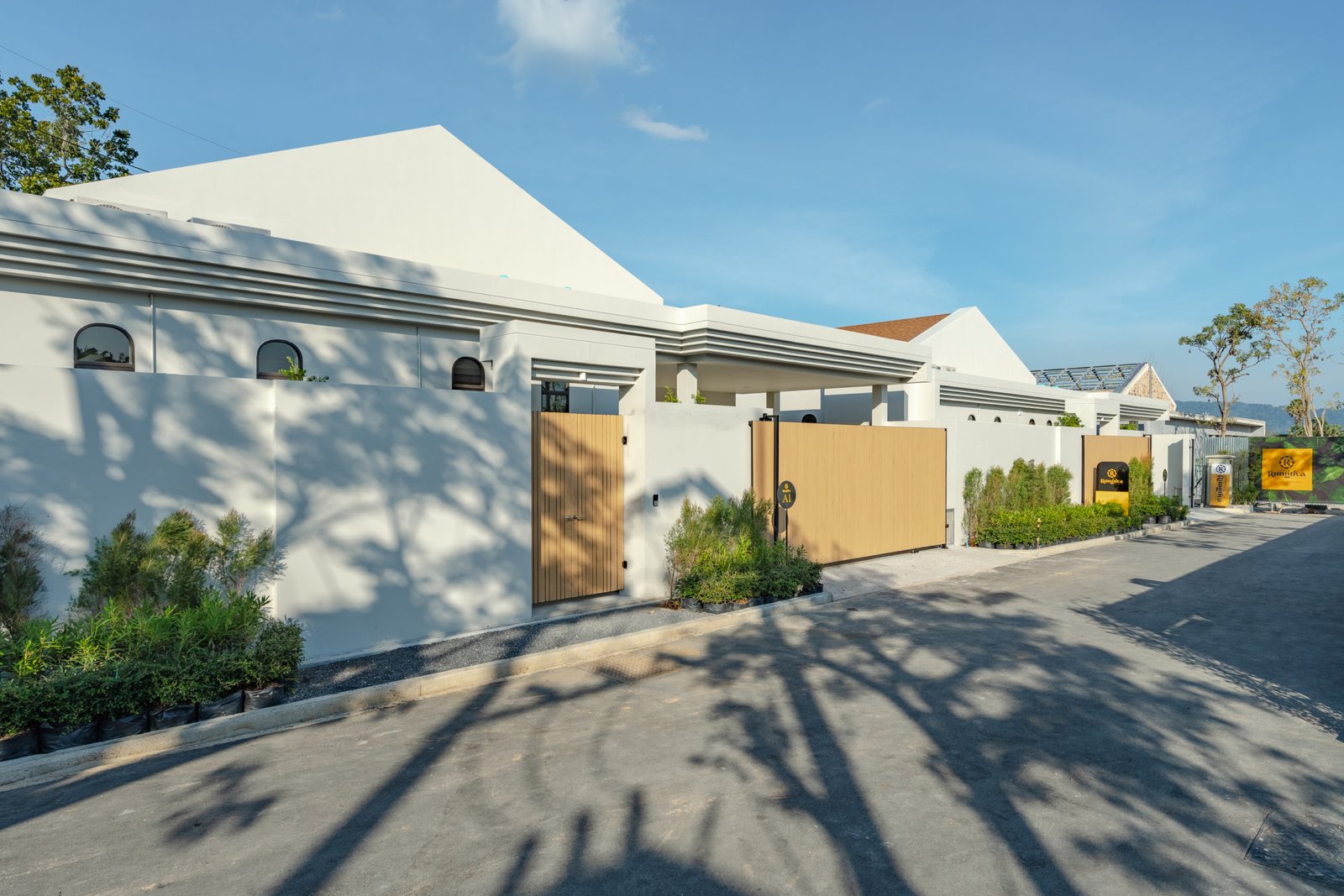 2-Front Villa & Common Area