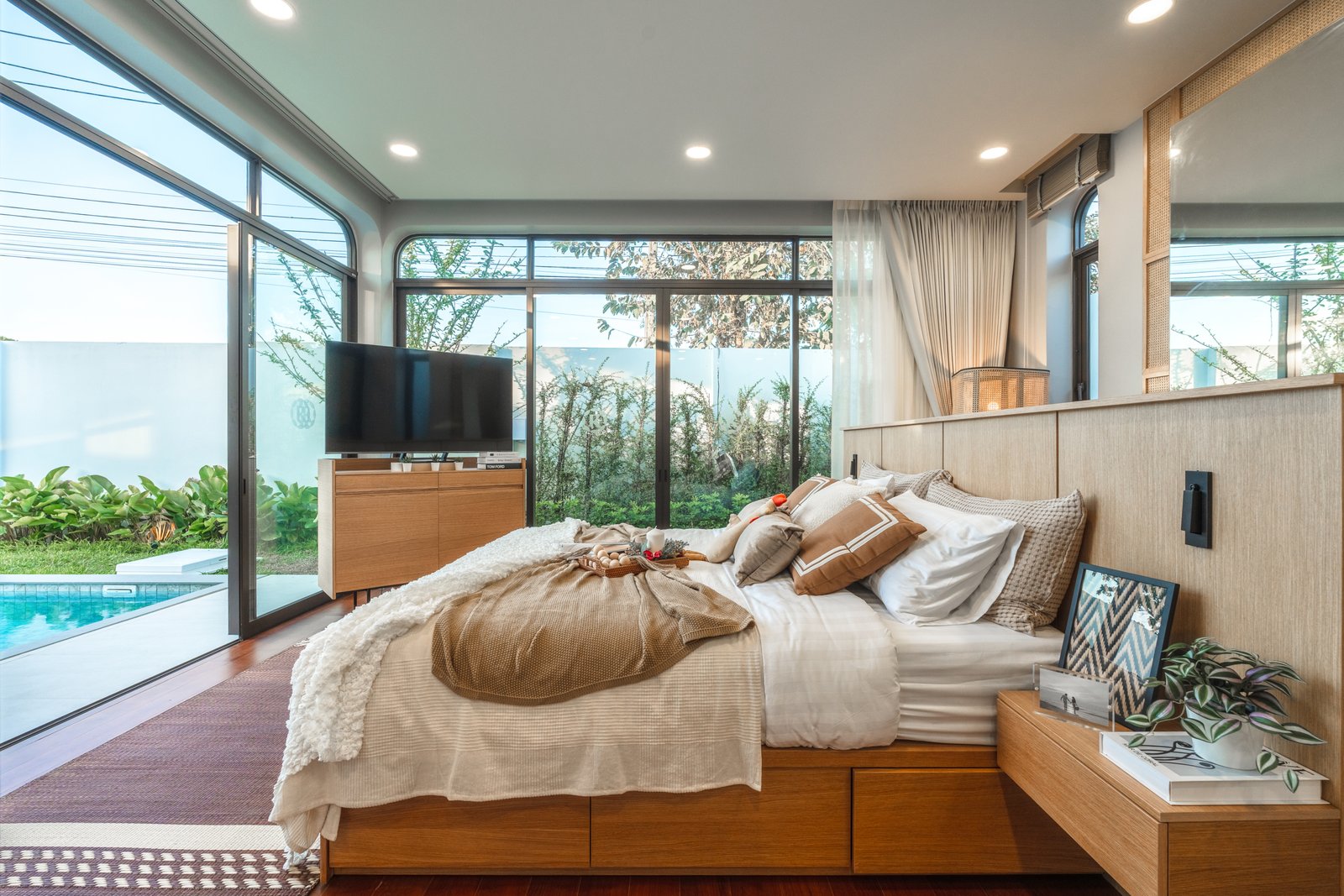 20-Master Bedroom (3)