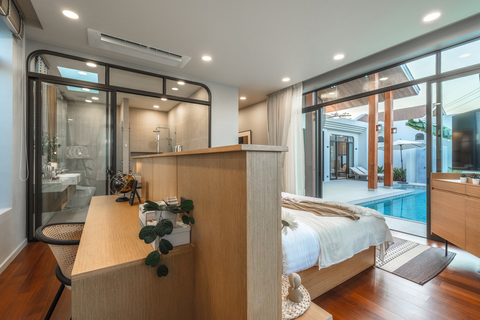 23-Master Bedroom