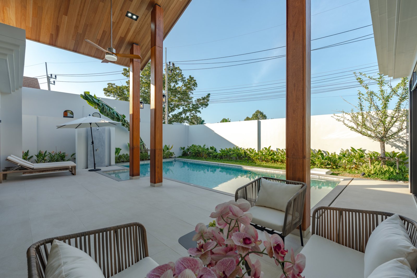 26-Pool Deck (1)