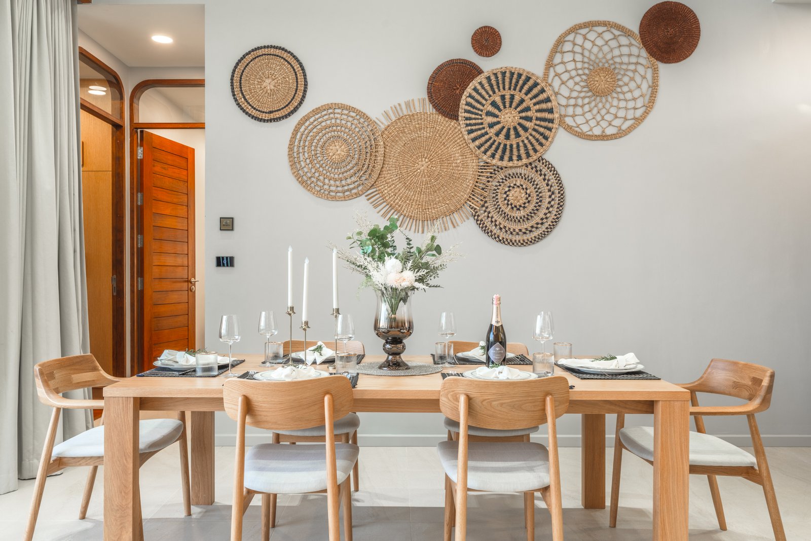 7-Dining Area