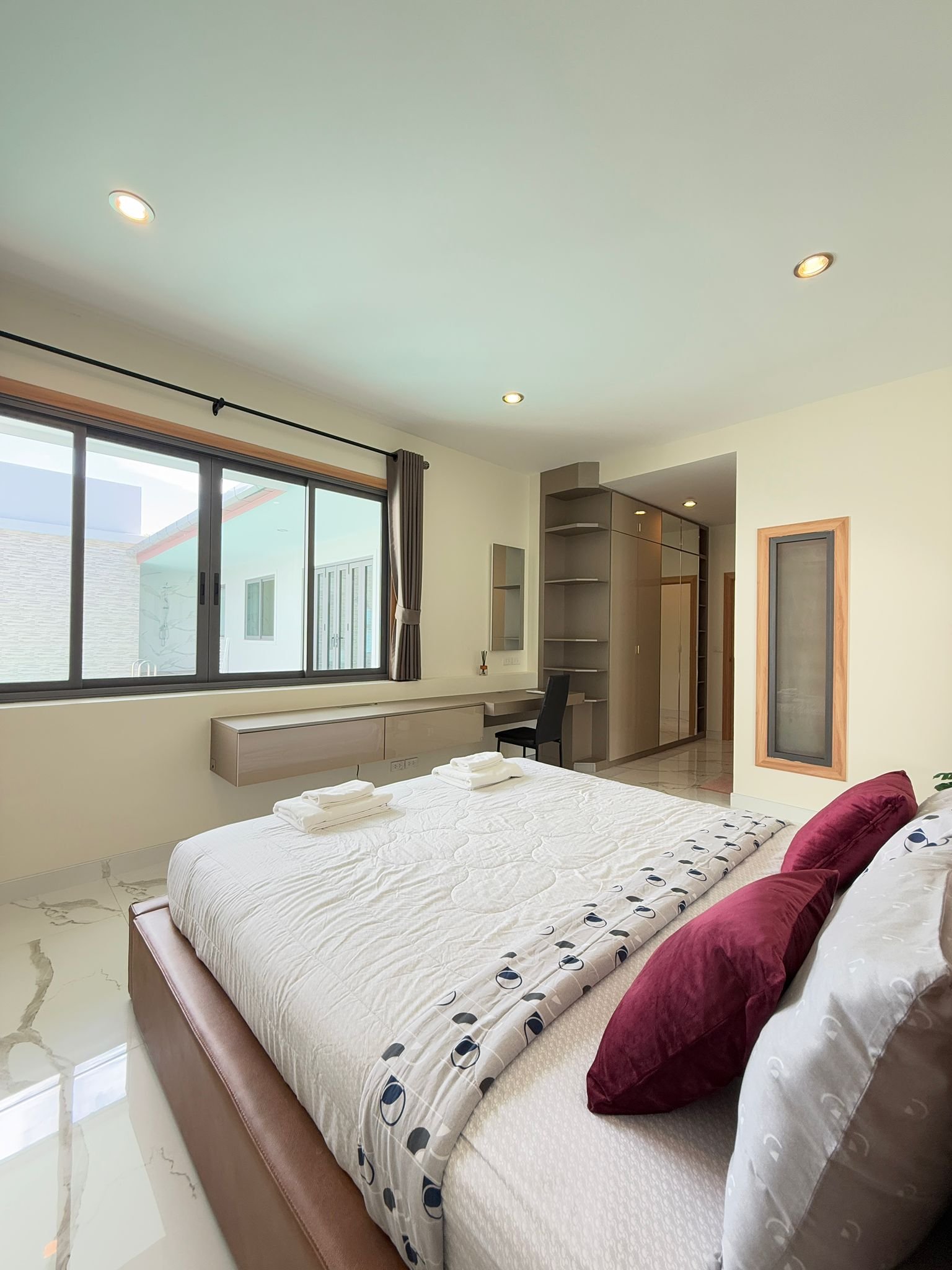 dddd5d93-3d7e-4737-9105-209f67a39093