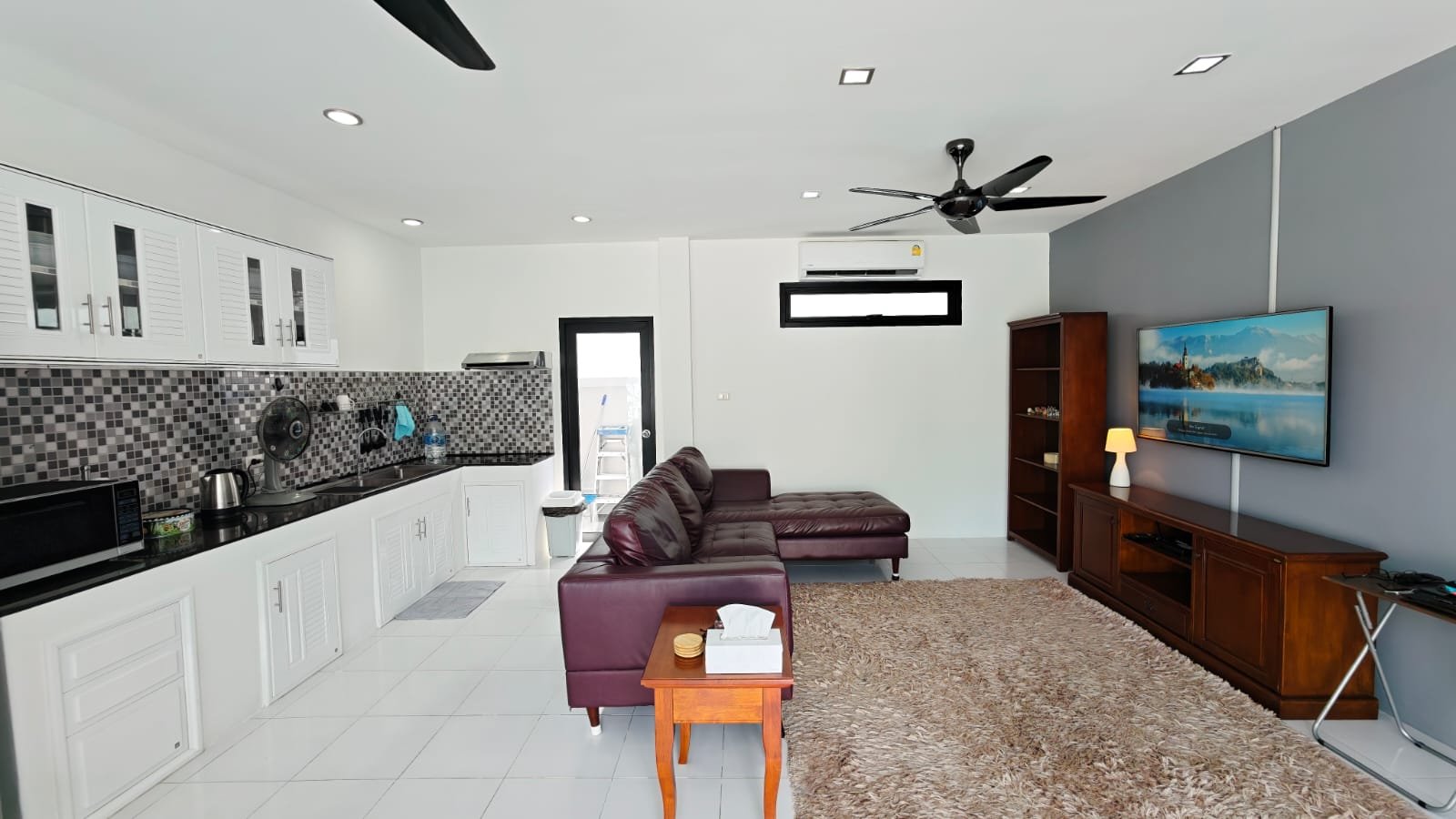 WhatsApp Image 17 at 14.10.29