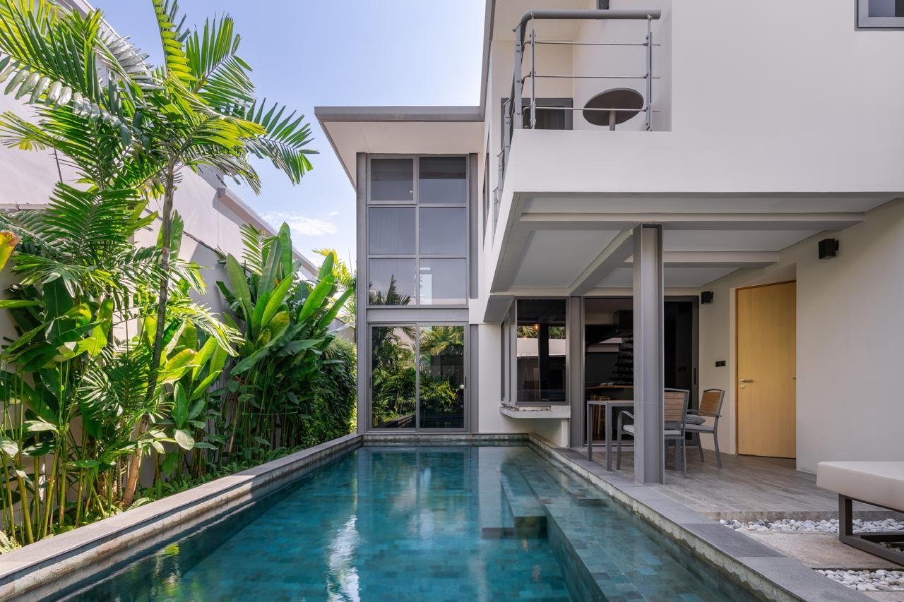 MODERN LUXURY TOWNHOUSE FOR SALE | BANG TAO, PHUKET | 16,900,000 THB Pasak Soi 1, Cheng Talay | Leasehold Ownership