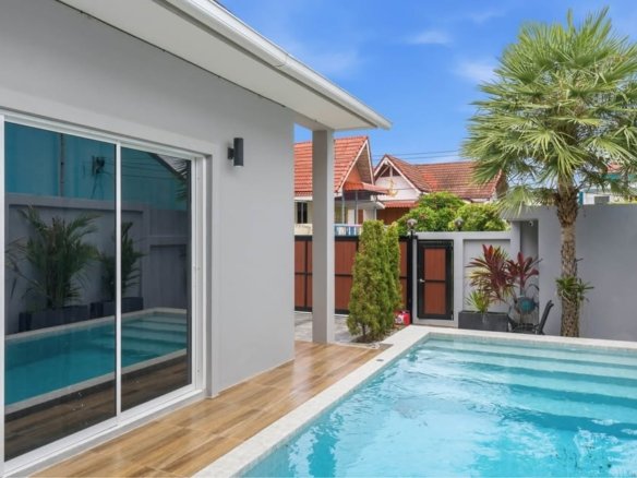 2-Bedroom Private Pool Villa for Sale | Rawai, South PhuketAsking Price: 9,000,000 THBRawai, South Phuket — Freehold Opportunity in One of the Island’s Most Sought-After Locations