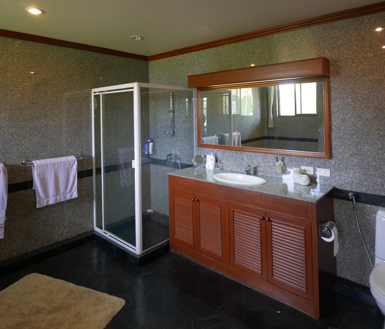 Luxury Villa for Sale | Lake Access & Mountain Views | Wichit, Phuket