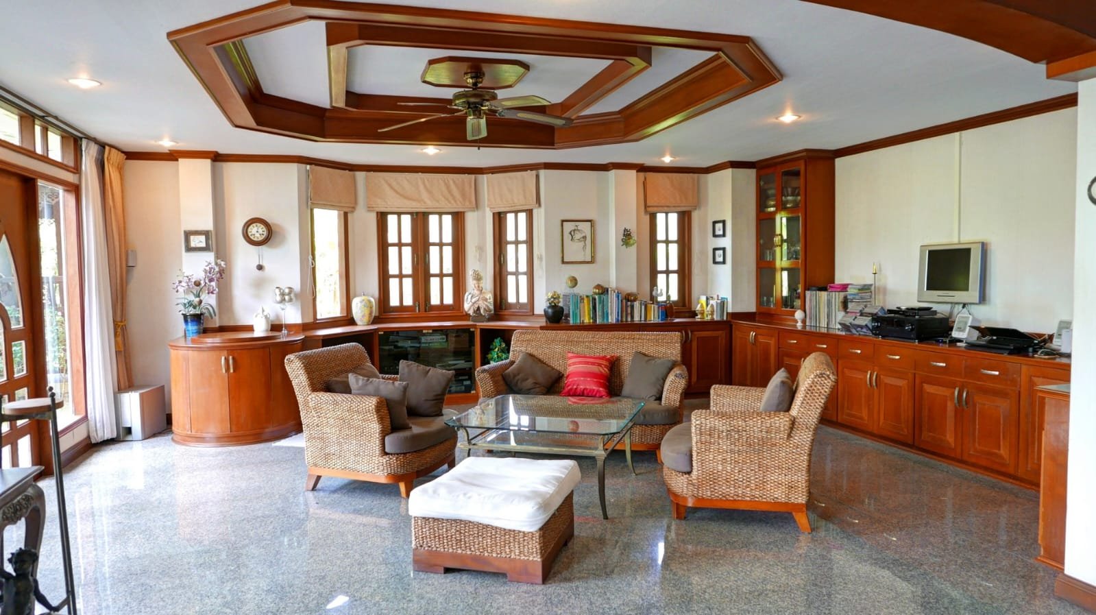Luxury Villa for Sale | Lake Access & Mountain Views | Wichit, Phuket