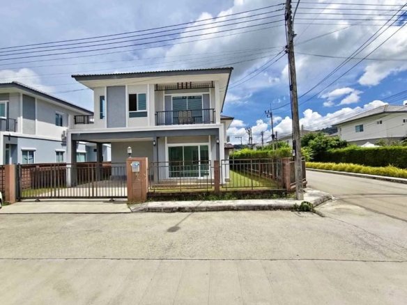 Corner House for Sale | Passorn Khokaew Village | Koh Kaew, Phuket