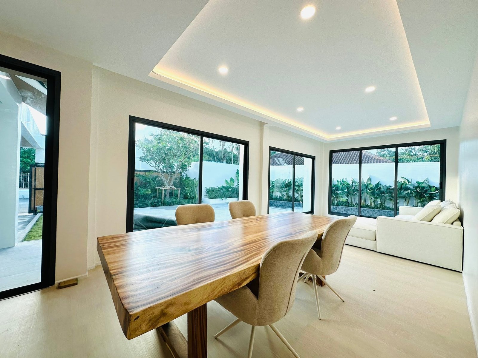 LUXURY POOL VILLA | PRIME PHUKET LOCATION